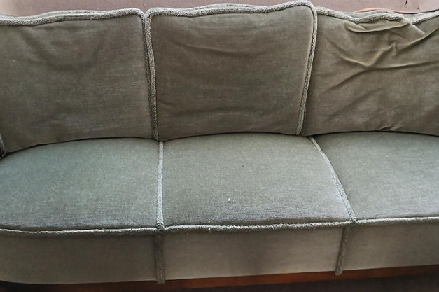 opotrebovana sedacka